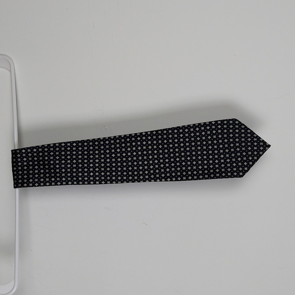 100% Silk Necktie by Leonardo - Picture 1 of 4